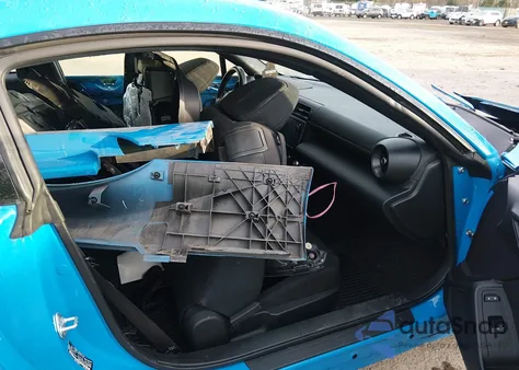 2023 Toyota Gr86 z USA, uszkodzony, nr VIN JF1ZNBC15P8751234